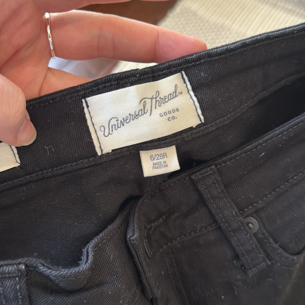 Universal Thread High Ride Midi Shorts - Picture 3 of 4